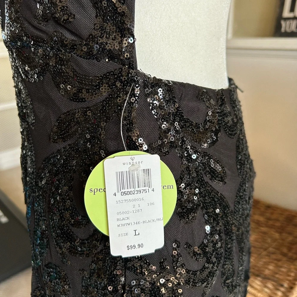 Gorgeous new with tags formal dress with sequins. - Picture 6 of 9